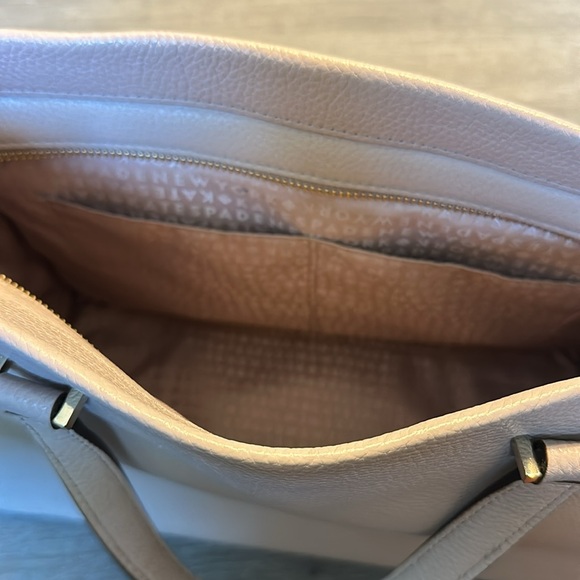 Kate Spade Taupe Pebbled Leather Large Front Flap Tote w/ Black Suede Sides - Picture 7 of 8